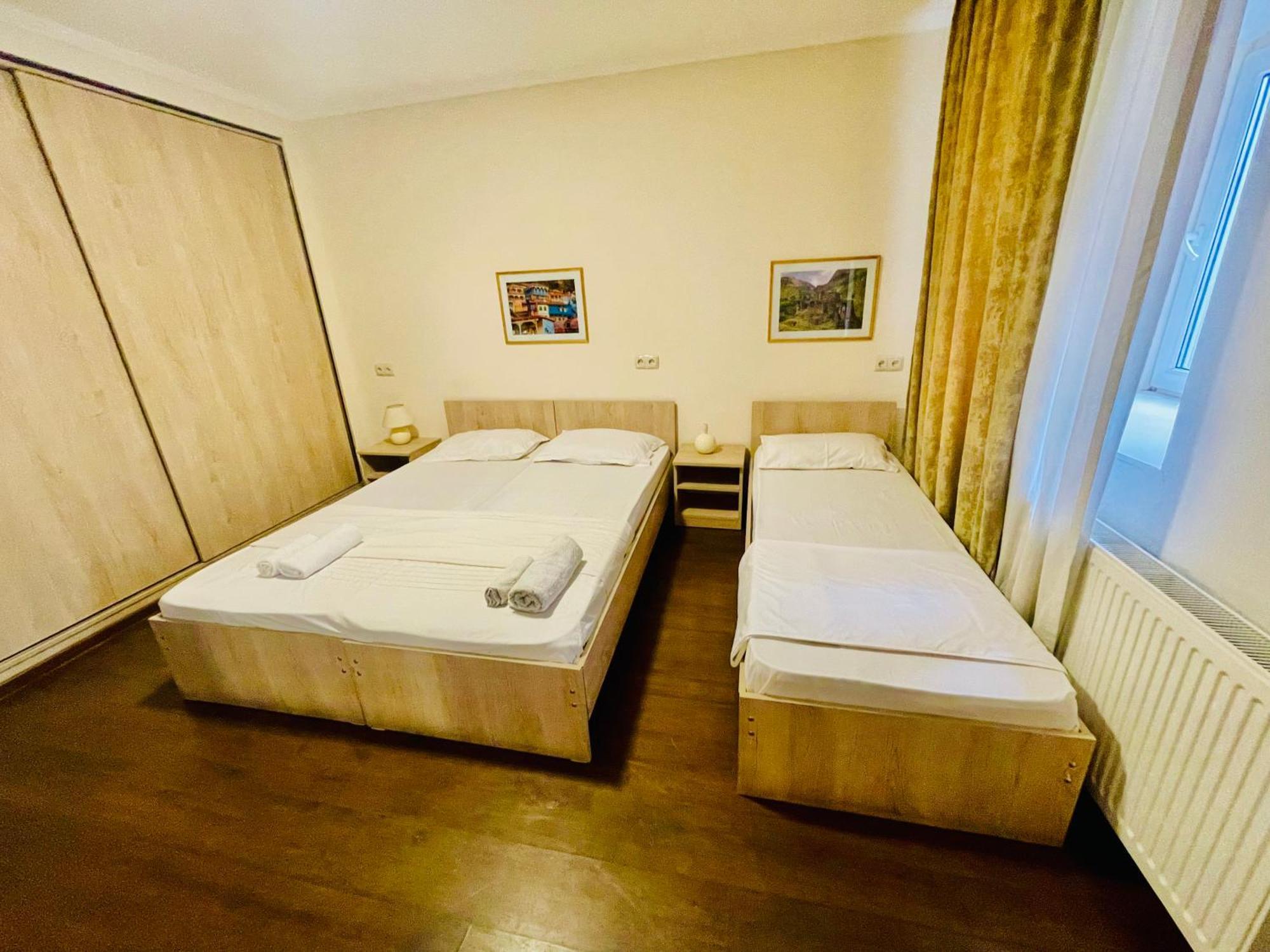 Bon Voyage Hostel Tbilisi Ngoại thất bức ảnh