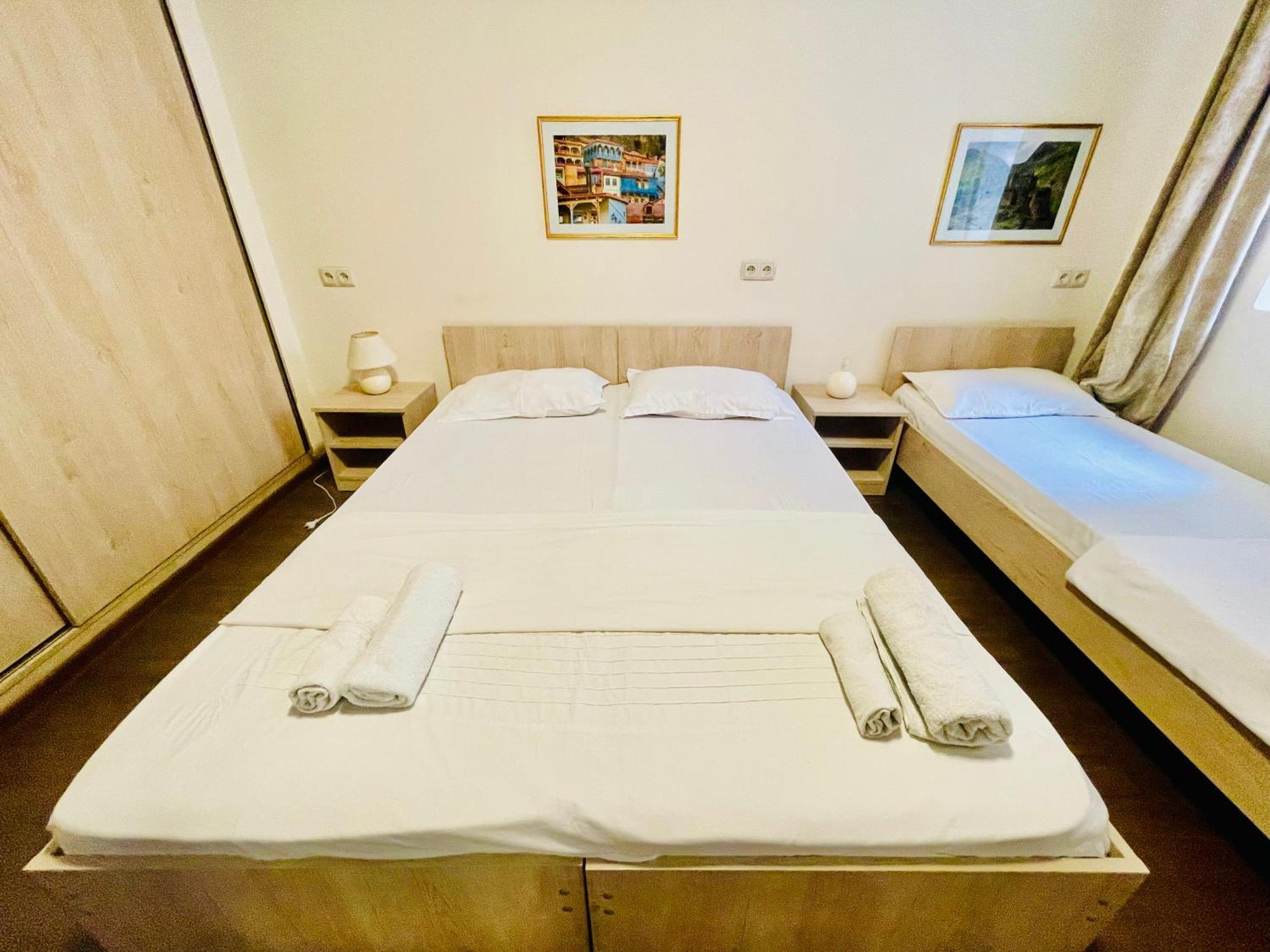 Bon Voyage Hostel Tbilisi Ngoại thất bức ảnh