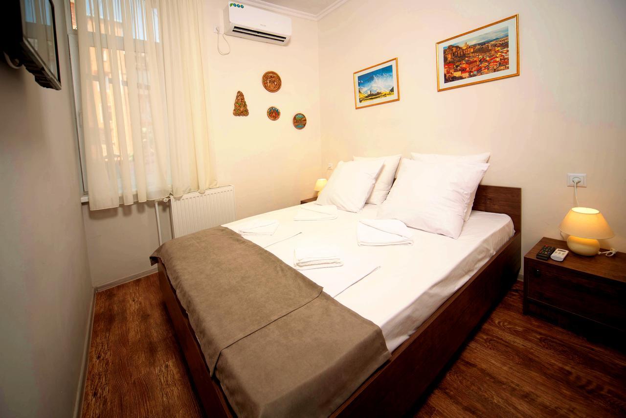 Bon Voyage Hostel Tbilisi Ngoại thất bức ảnh