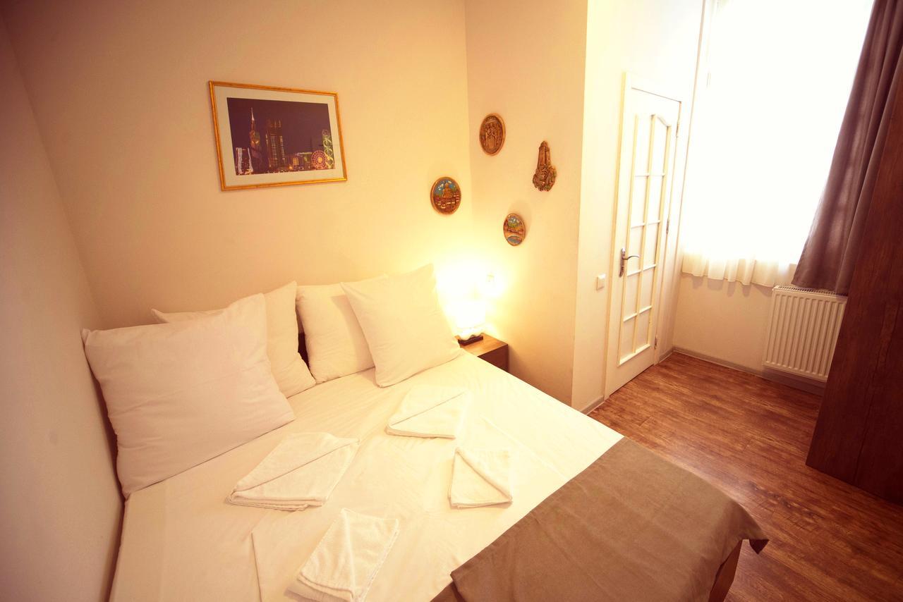 Bon Voyage Hostel Tbilisi Ngoại thất bức ảnh