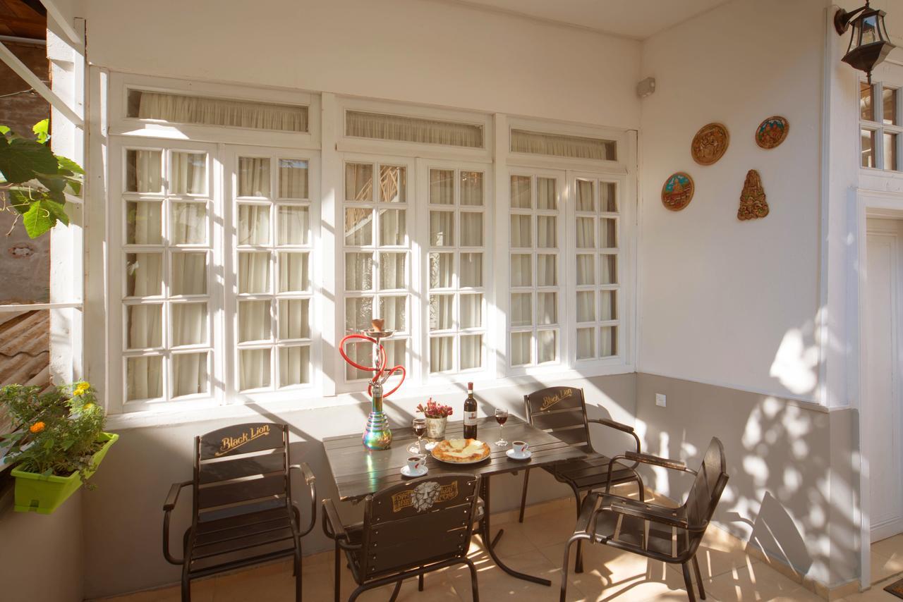 Bon Voyage Hostel Tbilisi Ngoại thất bức ảnh