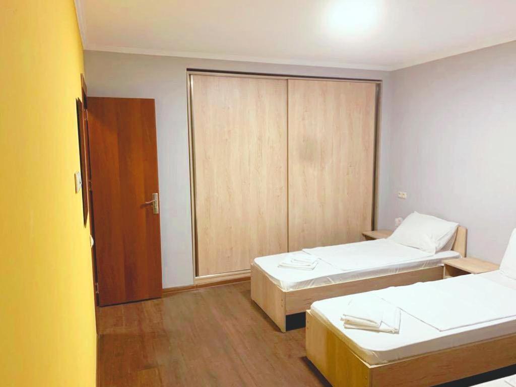 Bon Voyage Hostel Tbilisi Ngoại thất bức ảnh