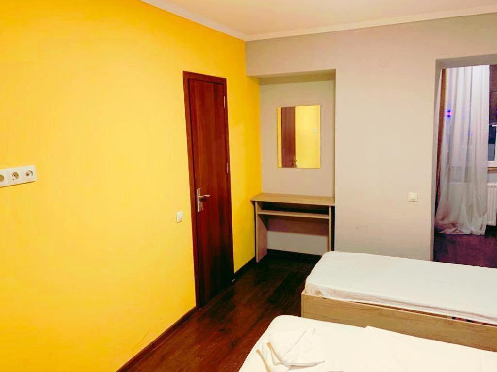 Bon Voyage Hostel Tbilisi Ngoại thất bức ảnh